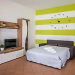 Isa Center - Leonardo Accademy - Mxp - Lakes * ססטו קלנדה