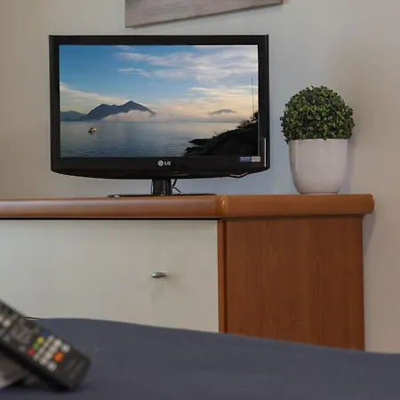 Isa Center - Leonardo Accademy - Mxp - Lakes *