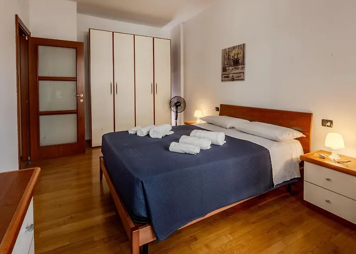 Isa Center - Leonardo Accademy - Mxp - Lakes * セスト・カレンデ