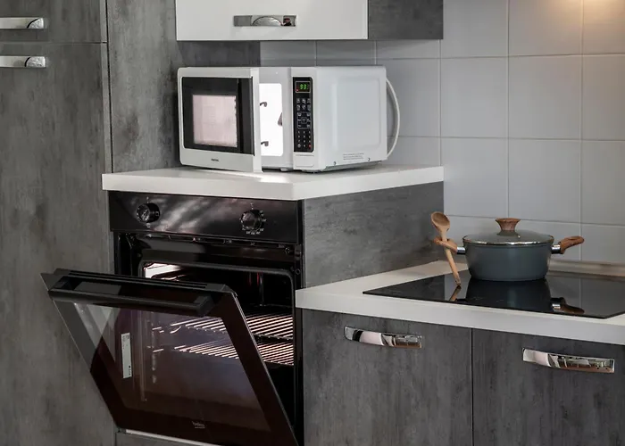 Isa Center - Leonardo Accademy - Mxp - Lakes * セスト・カレンデ