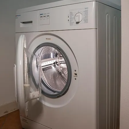 Isa Center - Leonardo Accademy - Mxp - Lakes Sesto Calende