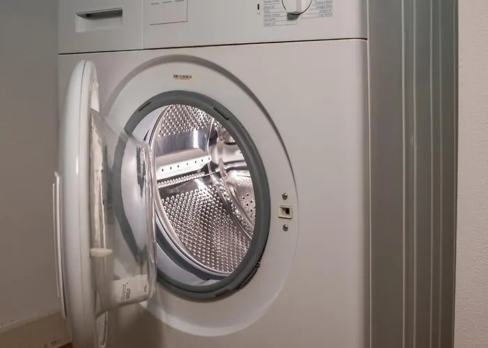 Isa Center - Leonardo Accademy - Mxp - Lakes Sesto Calende